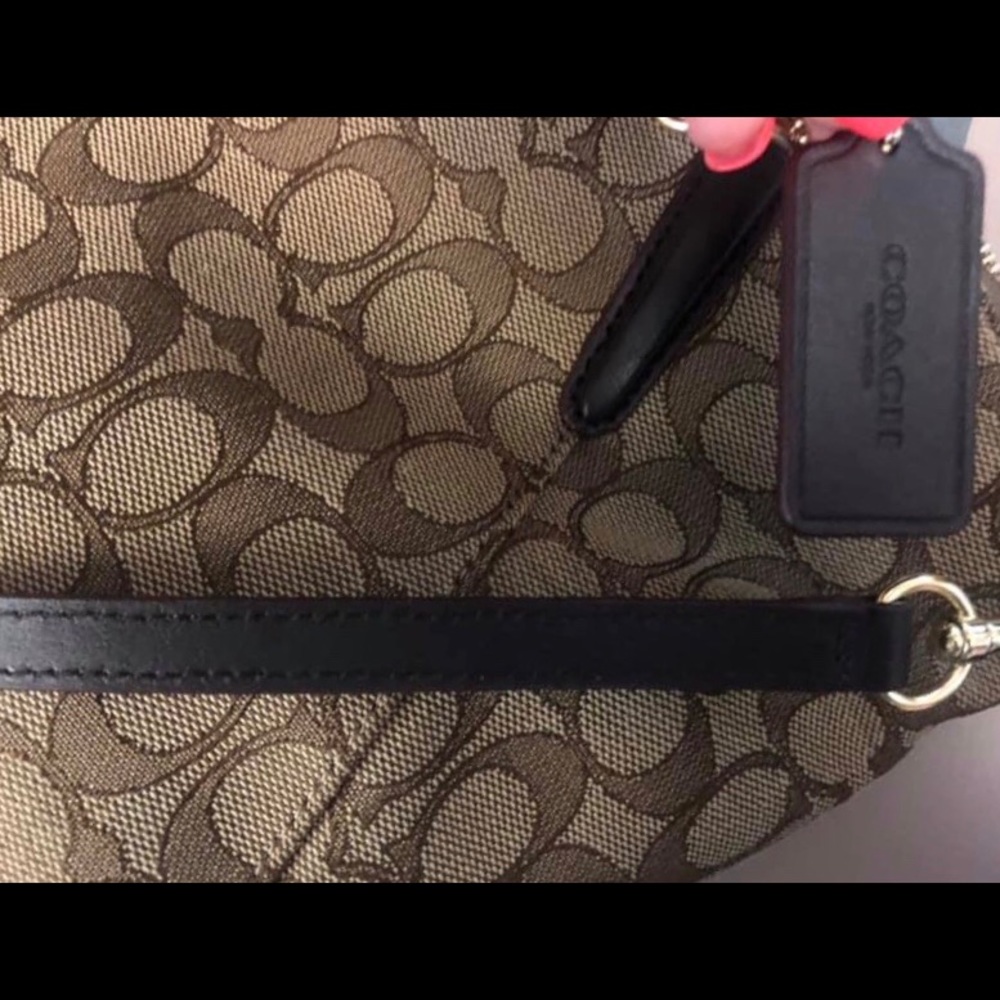 Coach purse - Picture 2 of 3